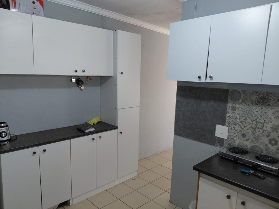 To Let 1 Bedroom Property for Rent in Oakdale Western Cape